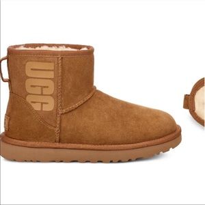Uggs Mini Classic Logo Boot